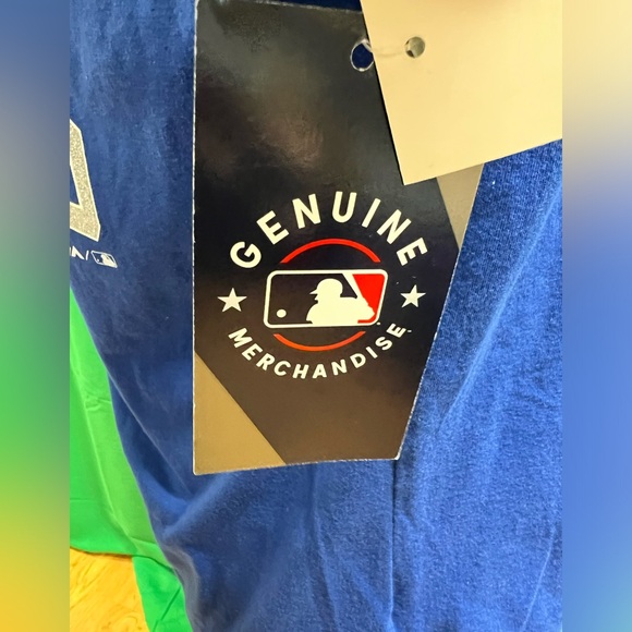 Phillies V-Neck T-shirt - Picture 6 of 11